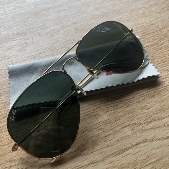 Ray Ban Classic Aviators - Picture 1 of 6